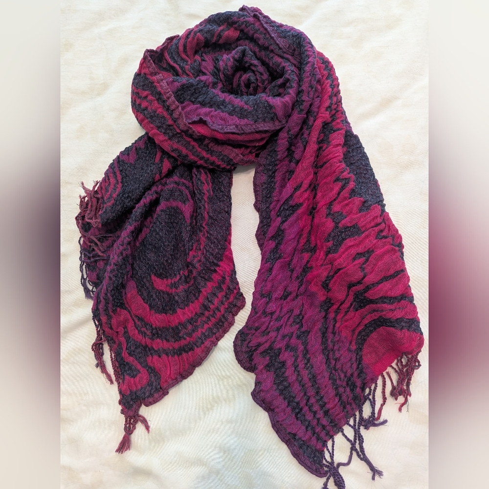 NWOT Elegant Pink and Purple Textured Scarf